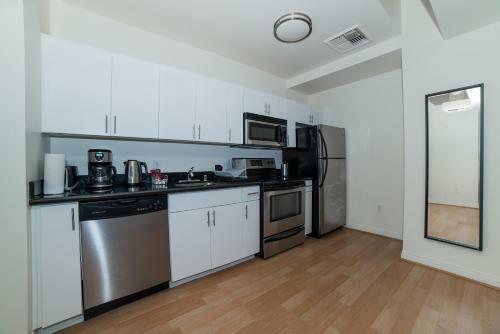 Hollywood Dicaprio Apartment