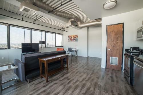 Hollywood Dicaprio Apartment