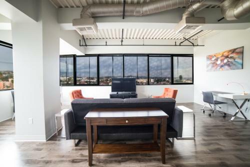 Hollywood Dicaprio Apartment