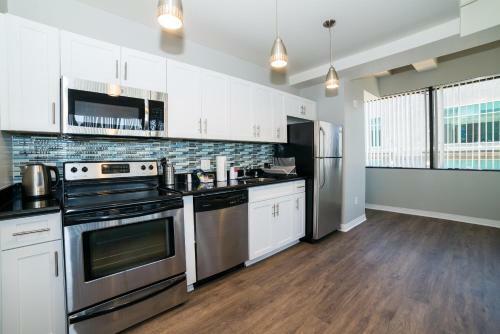 Hollywood Dicaprio Apartment
