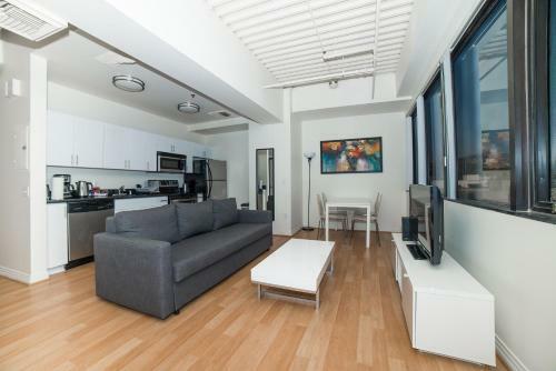 California Silver Apartment