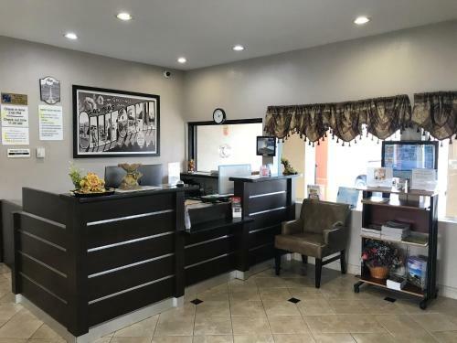 Motel Super 8 By Wyndham Salinas