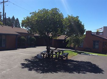 Motel Los Padres Inn