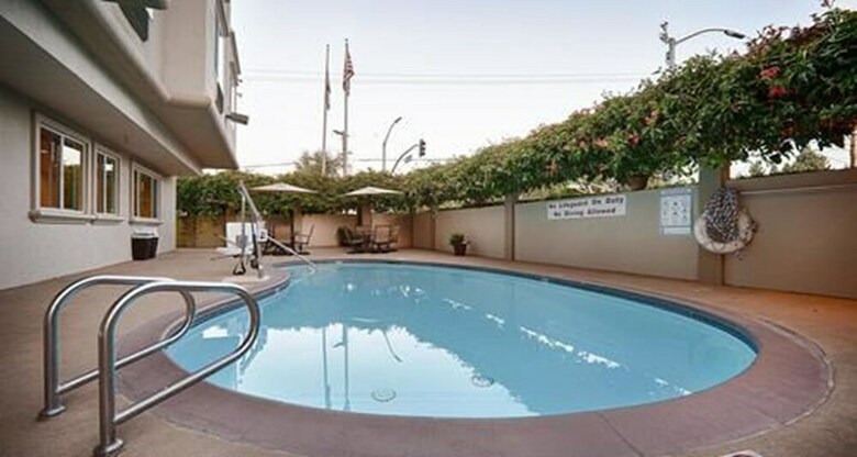 Motel Best Western Plus Airport Plaza