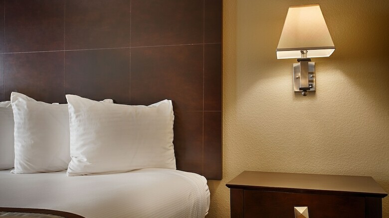 Motel Best Western Plus Airport Plaza