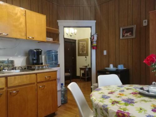 Ambassador B&B Guest Home