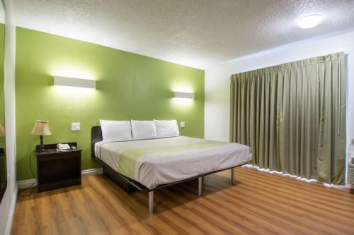 Hotel Motel 6 South