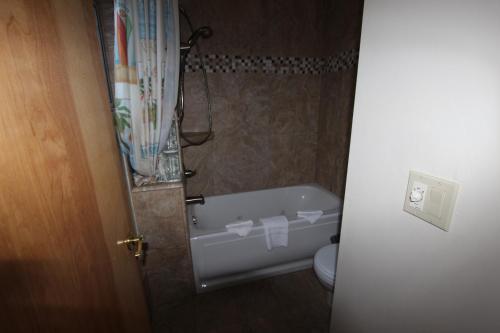 Posada Edgewater Beach Inn & Suites