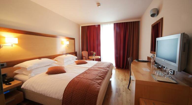 Best Western Lovec Premier Hotel