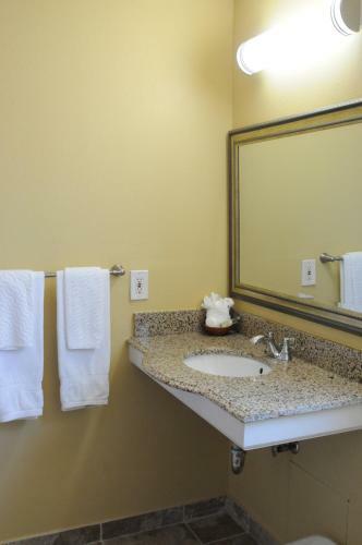 Motel Oasis Inn And Suites