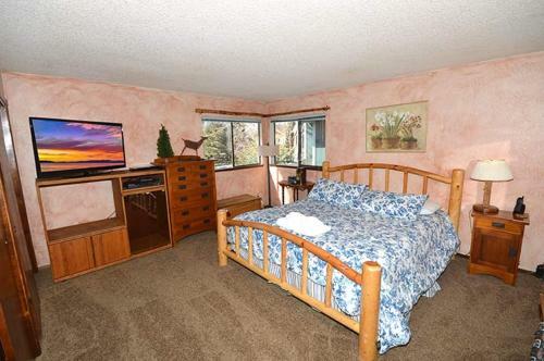 Slalom Court Holiday Home