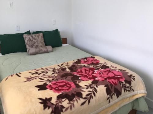 Hostal White House Bed And Breakfast