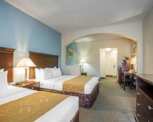 Hotel Comfort Suites Tulare