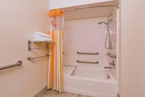 Hotel La Quinta By Wyndham Tulare