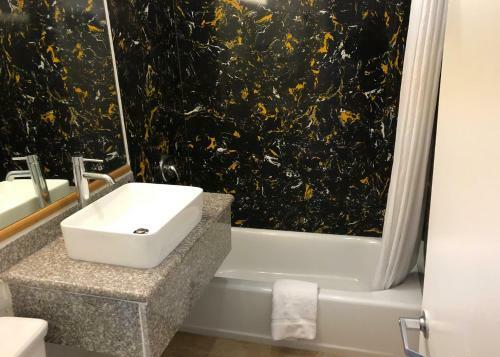 Motel Americas Best Value Inn Visalia