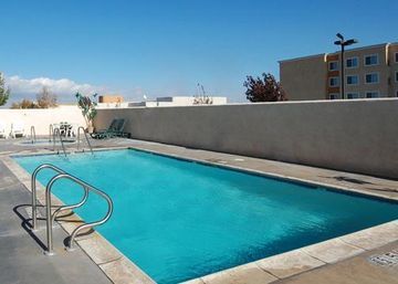 Hotel Comfort Suites Victorville