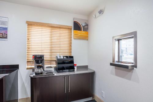 Motel 6 Ventura Downtown