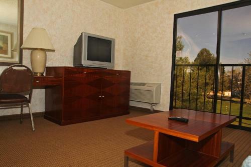 Motel Green Tree Inn And Extended Stay Suites