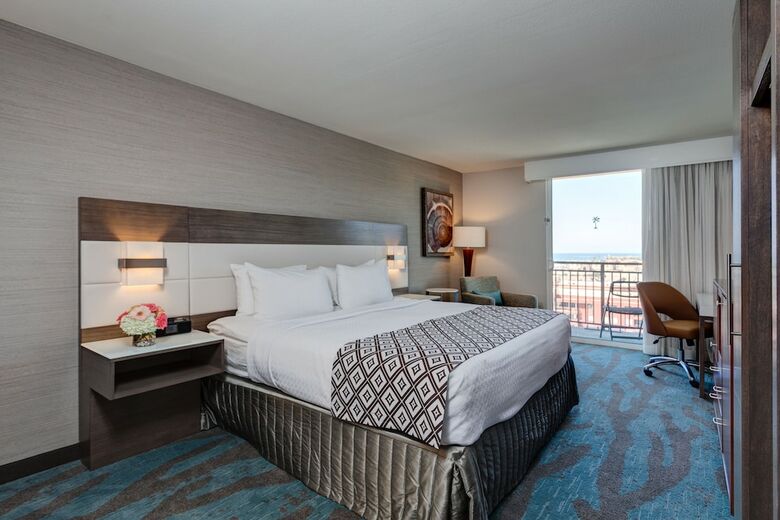 Crowne Plaza Hotel Ventura Beach