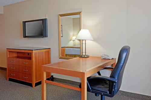 Holiday Inn Express Hotel & Suites Ventura Harbor