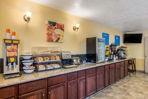 Hotel Comfort Inn Central Weed