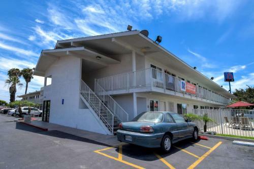 Motel 6 Westminster South - Long Beach Area