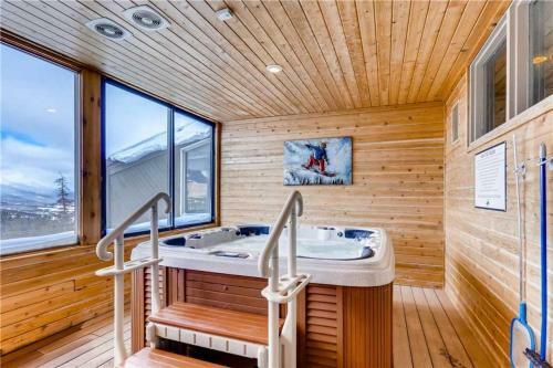 Apartamentos Goldpoint By Peak Property Management