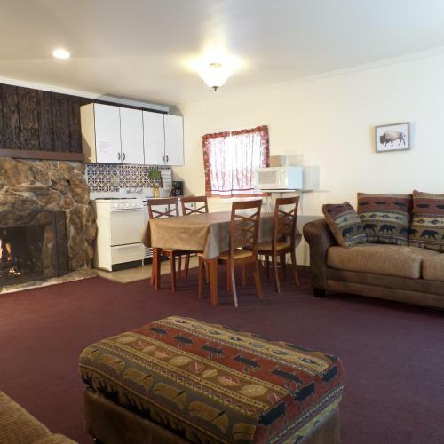 Motel Peak To Peak Lodge
