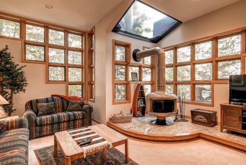 Apartamento Two-bedroom River Glen Condo 105a