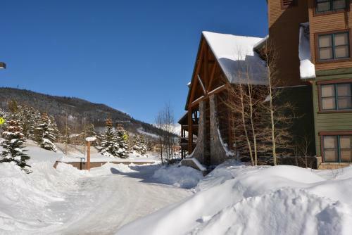 Apartamentos Tenderfoot Lodge