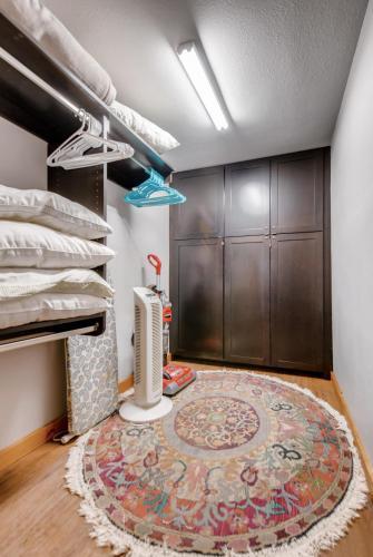 Apartamento One-bedroom Atrium Condo 05