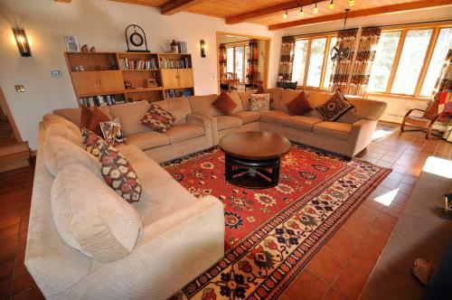 Cascade Area Chalet