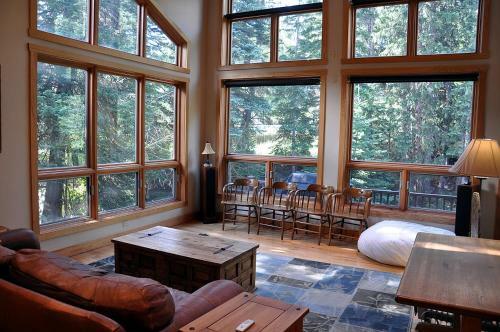 East Streamside Circle Holiday Home