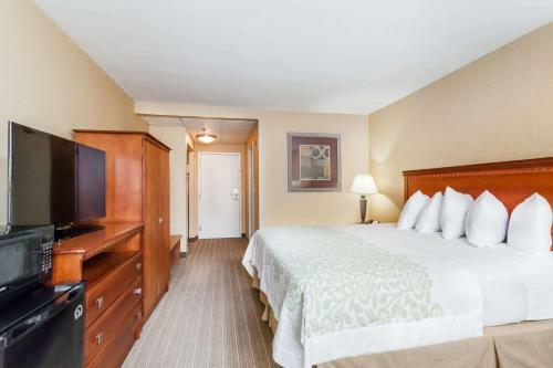 Hotel Days Inn Bradley Airport