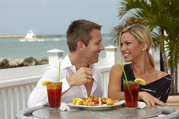 Hotel Shephard's Beach Resort