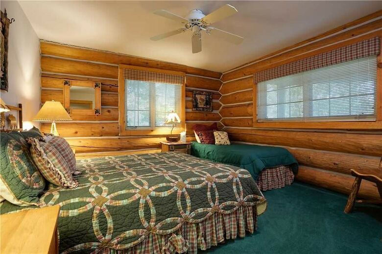 Links And Logs Chalet