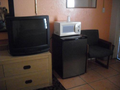 Shore Winds Motel