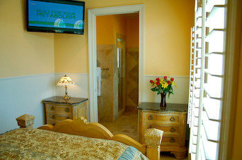 Pearl Of The Sea Luxury Bed & Breakfast