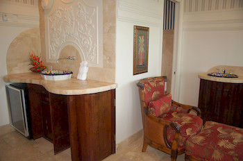 Pearl Of The Sea Luxury Bed & Breakfast