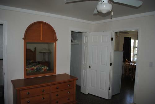 Hotel Dockside Inn & Resort