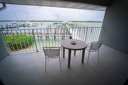 Hotel Dockside Inn & Resort