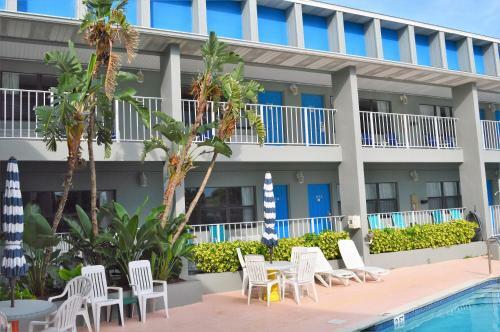 Hotel Dockside Inn & Resort