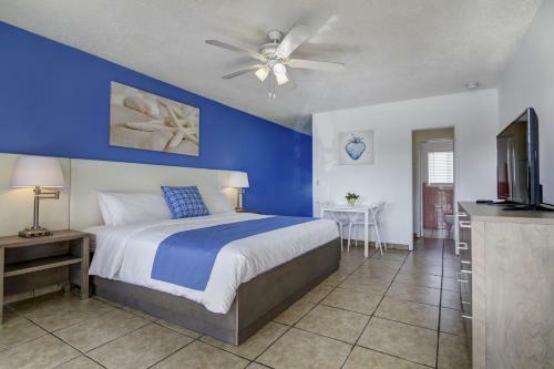 Hotel Blue Strawberry By The Sea