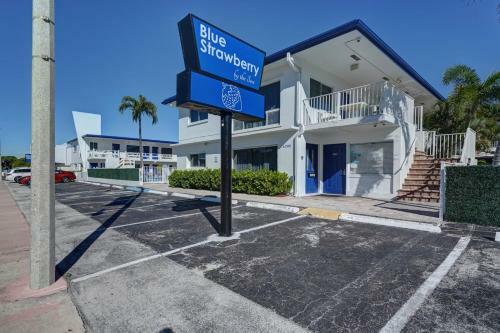 Hotel Blue Strawberry By The Sea