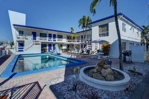 Hotel Blue Strawberry By The Sea