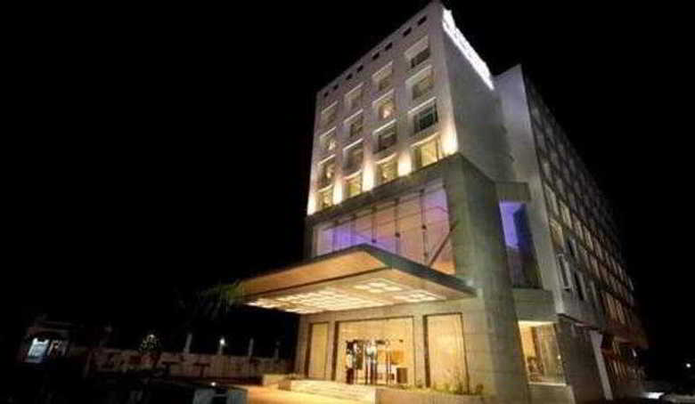 Hotel Savannah Sarovar Premiere