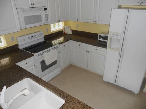 Ocean Village Golf Lodges 204