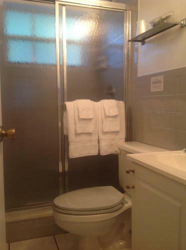Hostal Coral Reef Guesthouse