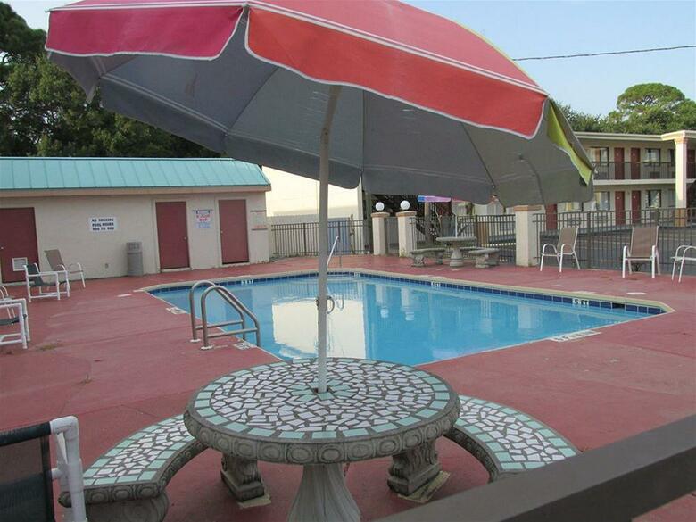 Hotel Holiday Lodge And Suites - Fort Walton Beach