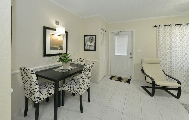 Apartamento Hollywood By The Sea Suites